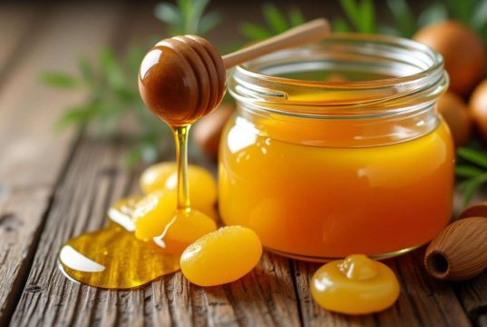 Les bienfaits et risques du mélange miel et ail : découvrez la tendance culinaire qui fait le buzz Les bienfaits et risques du mélange miel et ail : découvrez la tendance culinaire qui fait le buzz